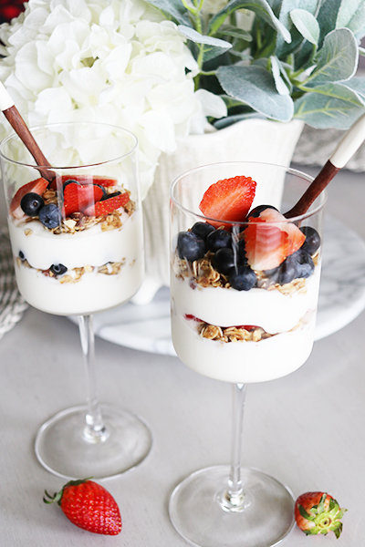 How to Quickly Make a Yogurt Parfait