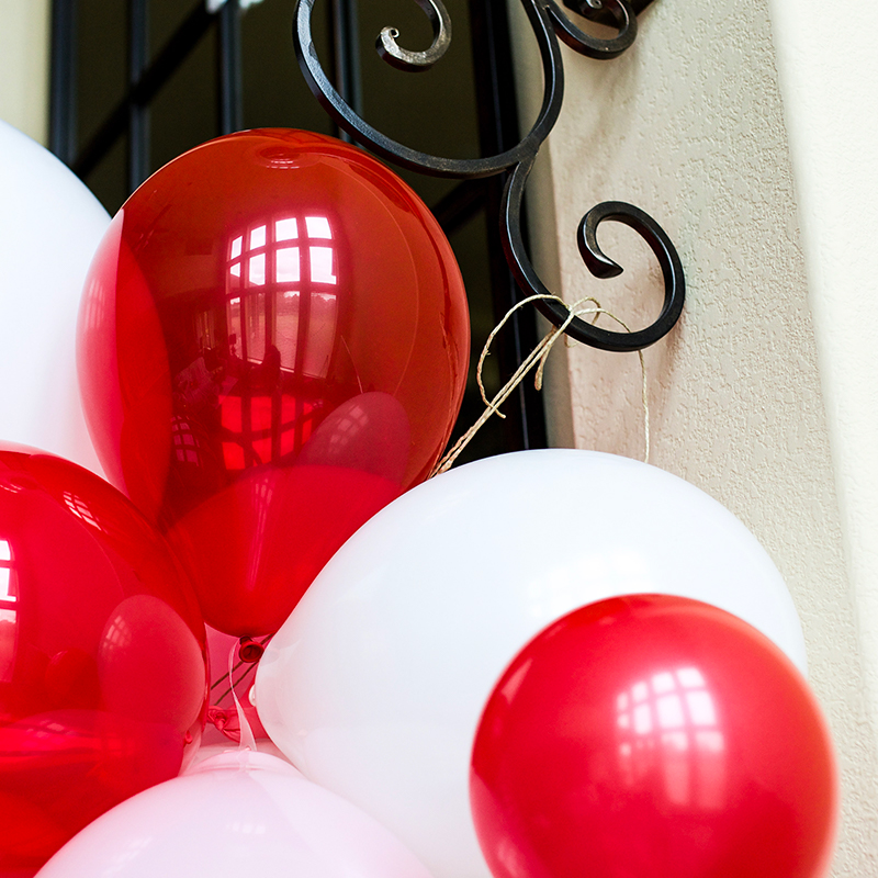 The Easiest DIY Balloon Garland Tutorial - Life of Alley