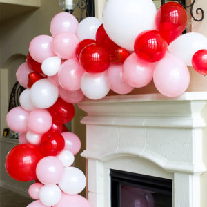 The Easiest DIY Balloon Garland Tutorial