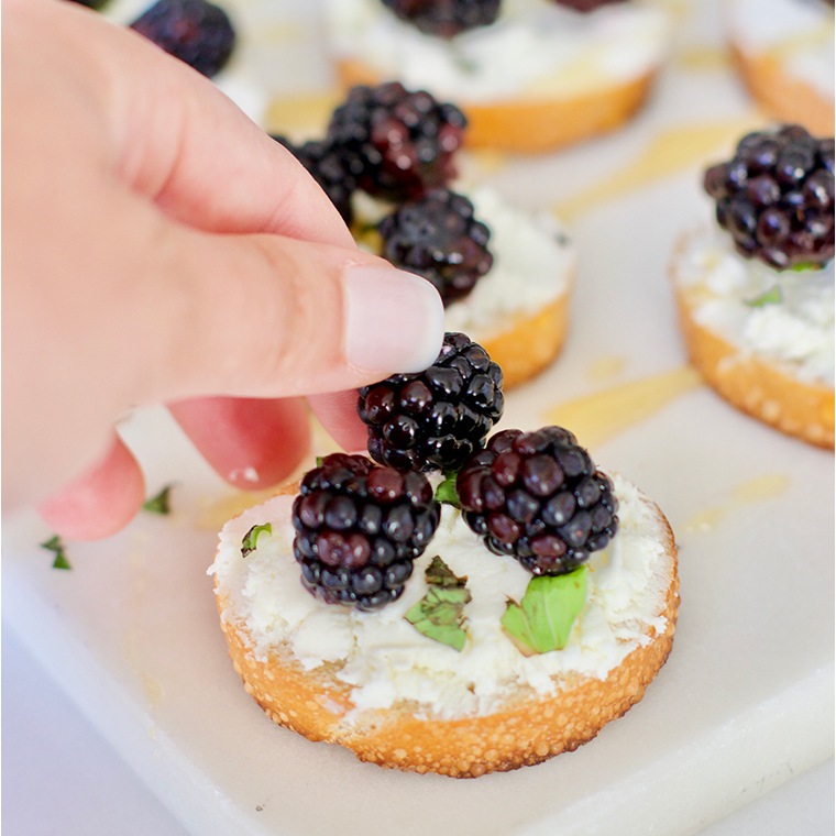 Easy Red Moscato Blackberry and Goat Cheese Crostini Appetizer